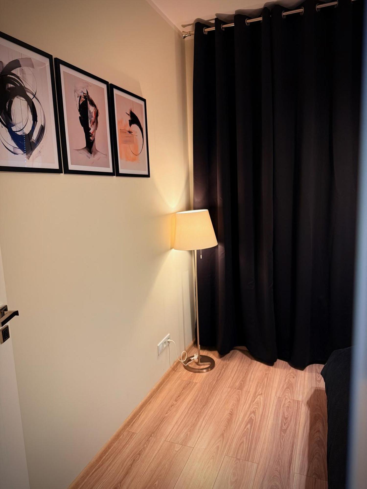 Airport67 Apartment Varşovia Exterior foto